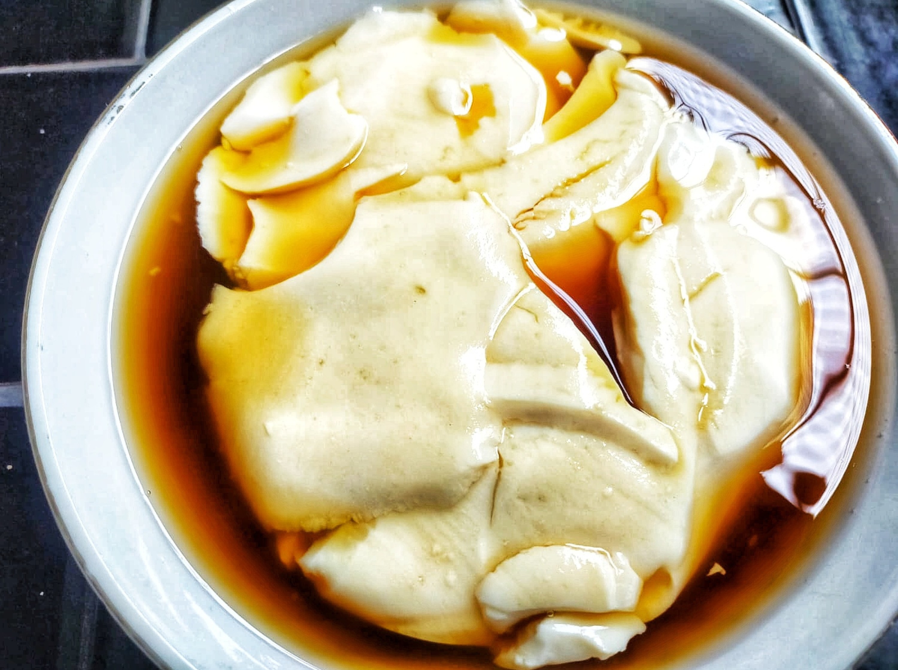 A pudding tofu in sugar
