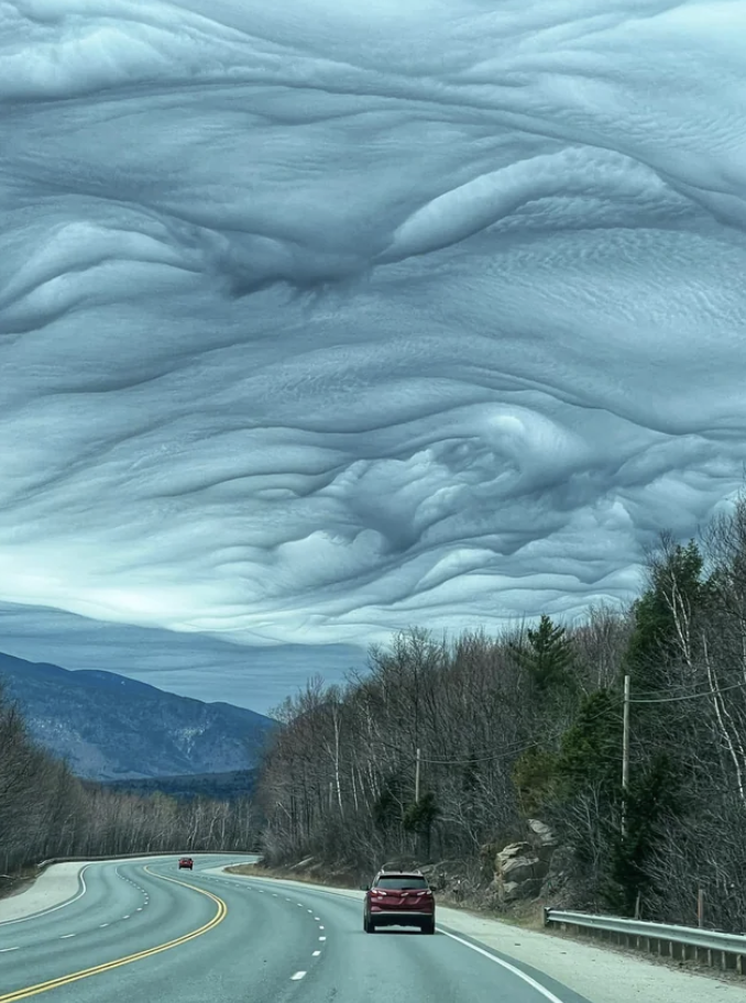 Hypnotizing clouds in the sky