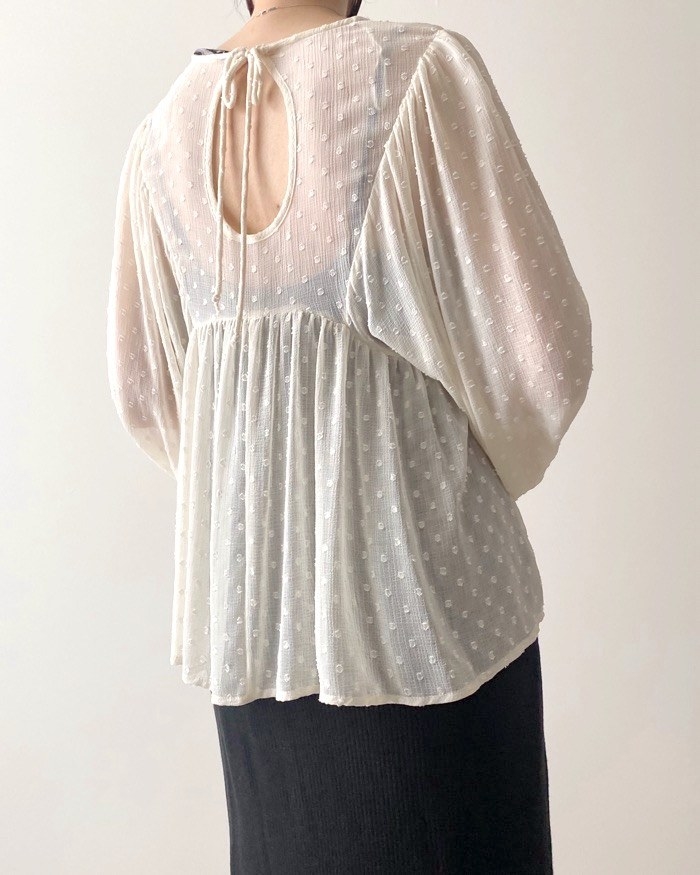 ZARA（ザラ）のオススメのファッションアイテム「ビーズディテール スイスドット ブラウス」のコーディネート