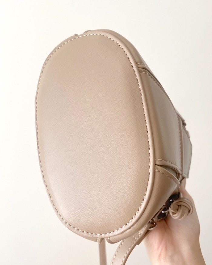 ZARA（ザラ）のオススメのバッグ「カットワークバケットバッグ」