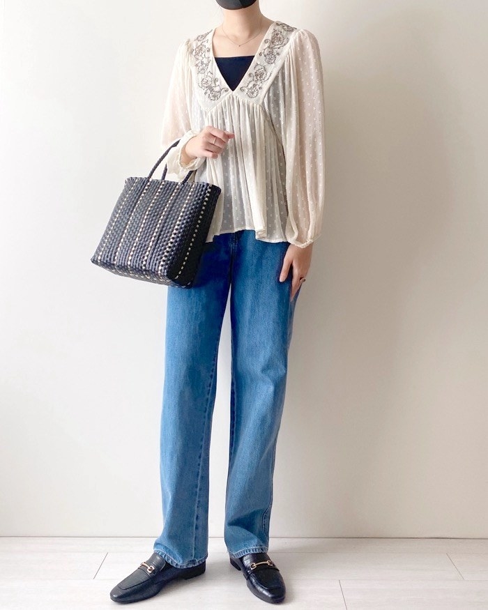 ZARA（ザラ）のオススメのファッションアイテム「ビーズディテール スイスドット ブラウス」のコーディネート