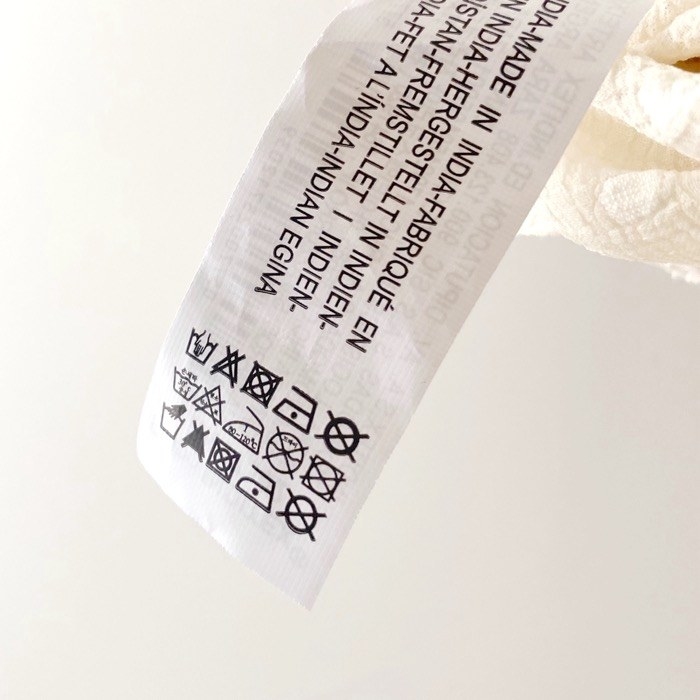 ZARA（ザラ）のオススメのファッションアイテム「ビーズディテール スイスドット ブラウス」