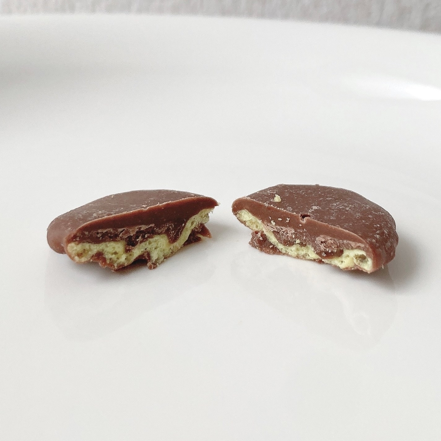 FamilyMart(ファミリーマート)のオススメのスイーツ「贅沢にチョコがかかったじゃがチョコミニ」