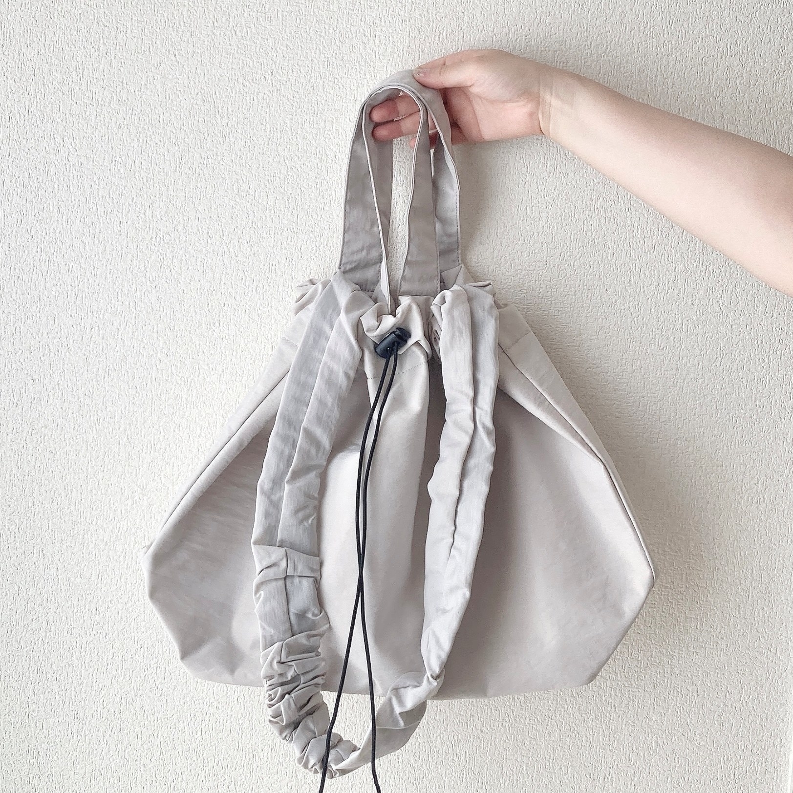 GLOBAL WORK(グローバルワーク)のオススメのバッグ「撥水クシュクシュ2WAYショルダー」