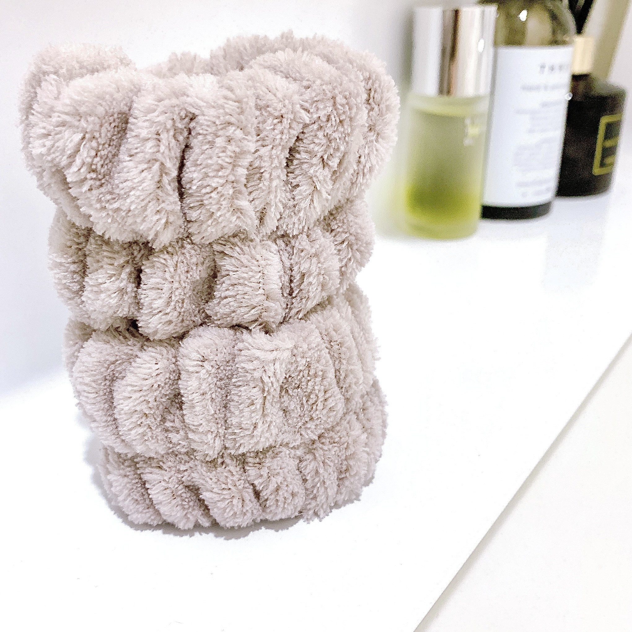 3COINSのおすすめの便利アイテム「吸水アームバンド」