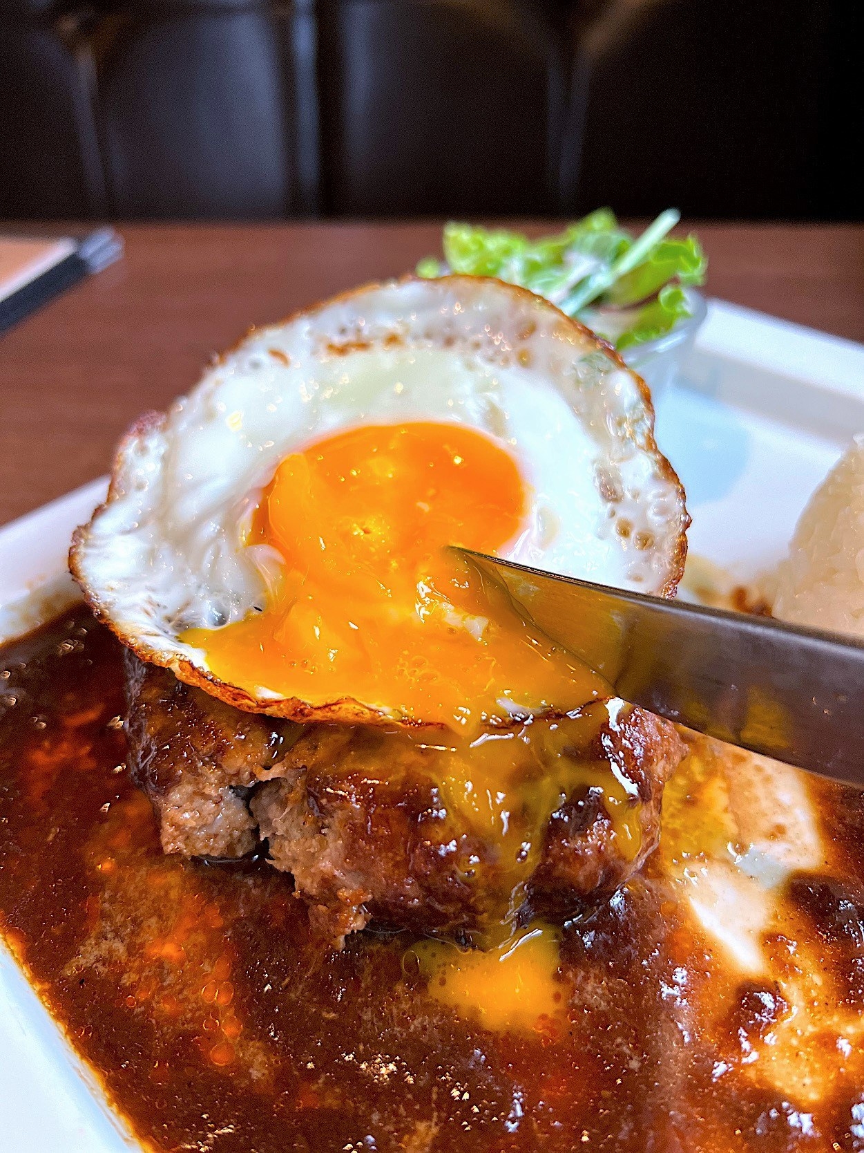 星乃珈琲店のオススメのメニュー「ハンバーグプレート」