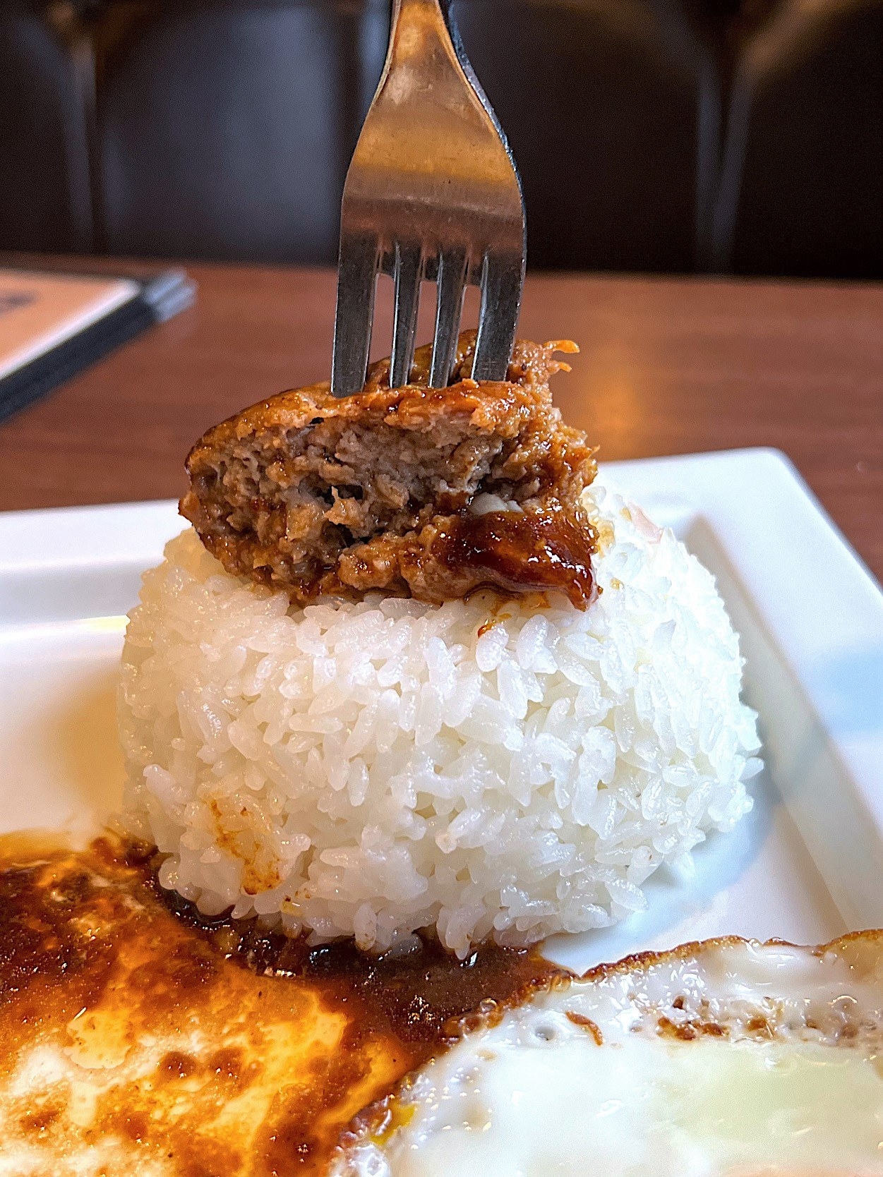 星乃珈琲店のオススメのメニュー「ハンバーグプレート」