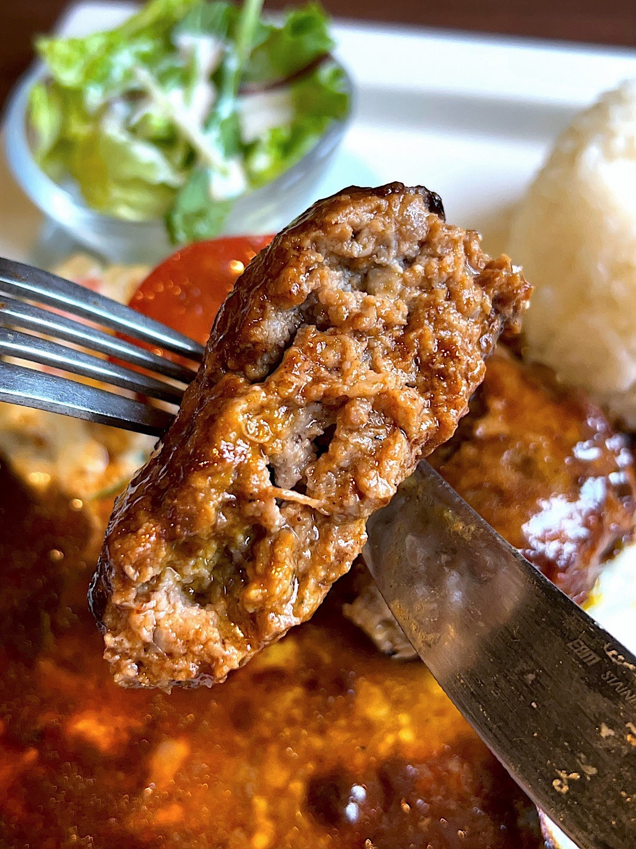 星乃珈琲店のオススメのメニュー「ハンバーグプレート」