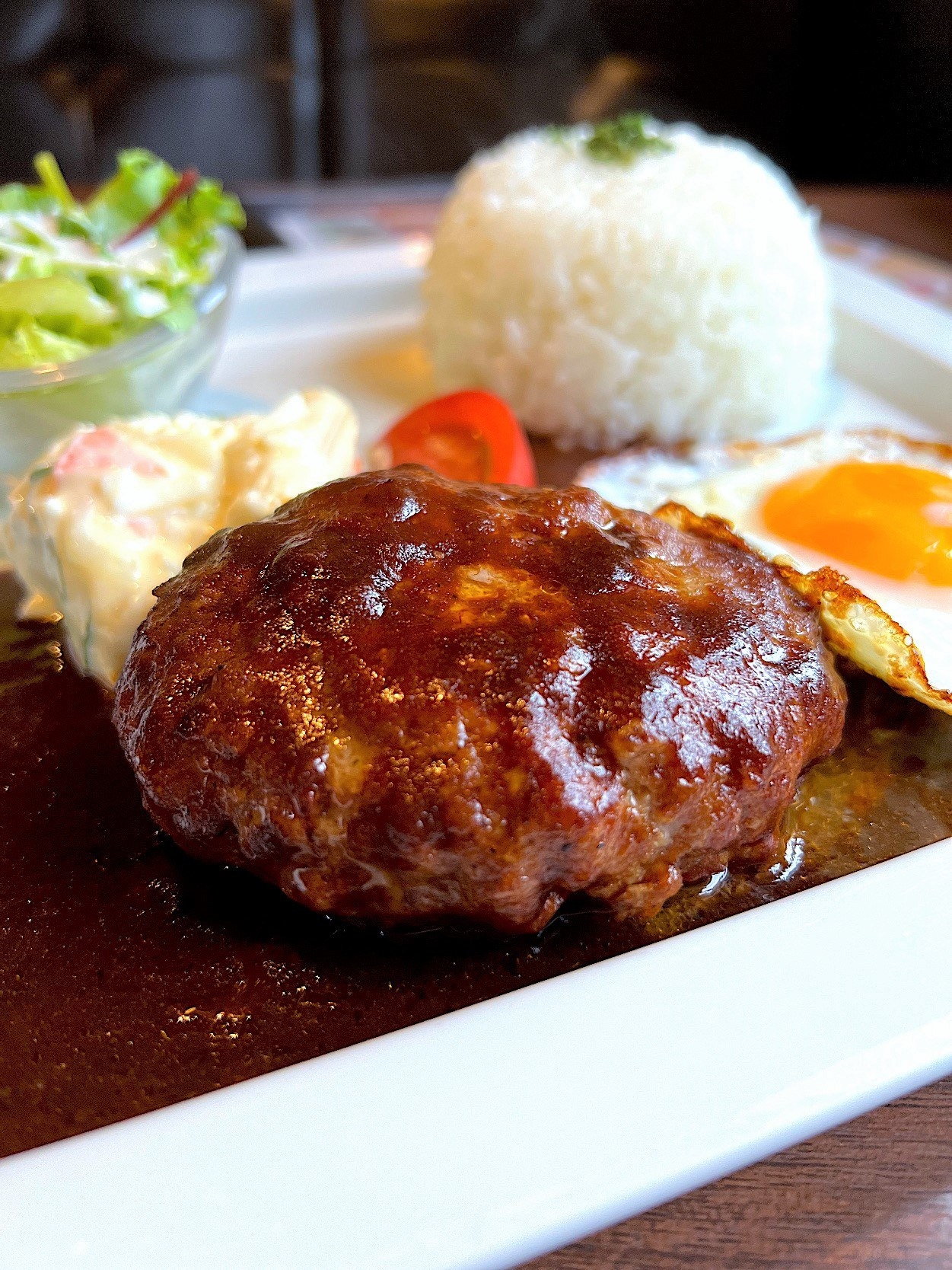 星乃珈琲店のオススメのメニュー「ハンバーグプレート」