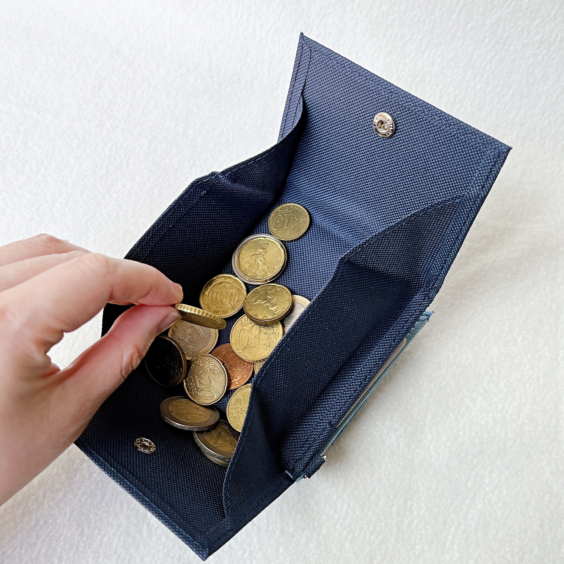 HANDS（ハンズ）のおすすめ旅行用品「近畿日本ツーリスト×ハンズ トラベルWウォレット」