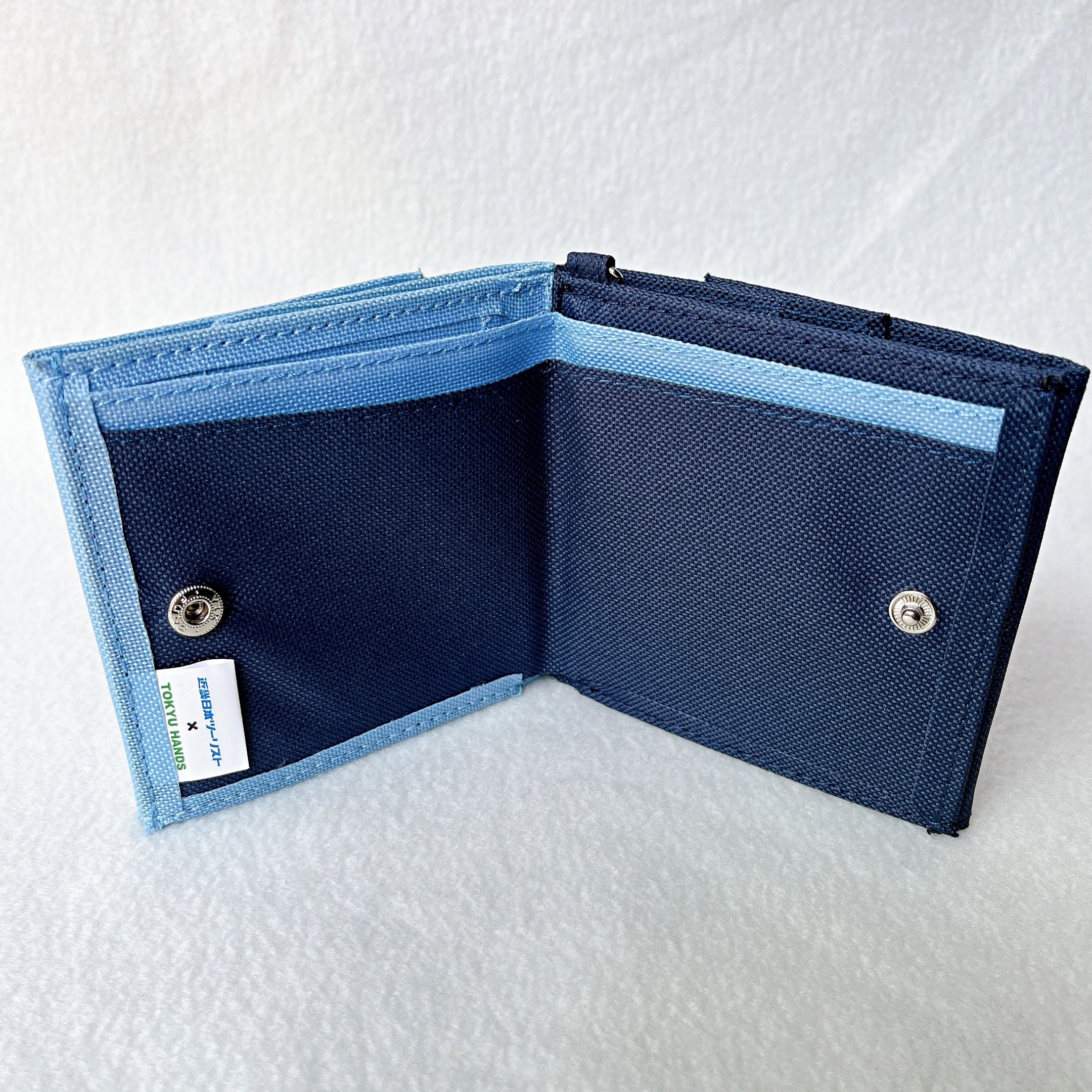 HANDS（ハンズ）のおすすめ旅行用品「近畿日本ツーリスト×ハンズ トラベルWウォレット」