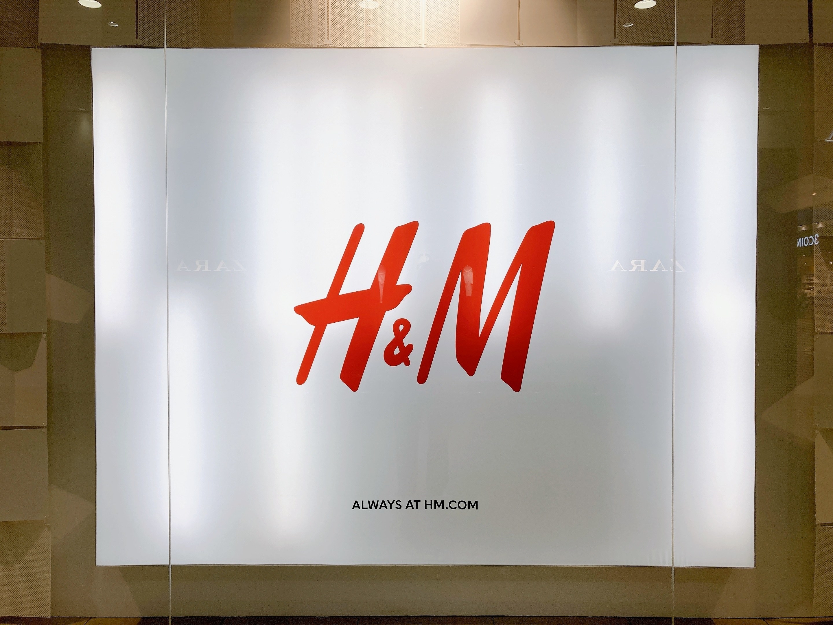 H＆M】これ一枚で主役級のカワイさ！ふんわりシルエットの「レトロ風