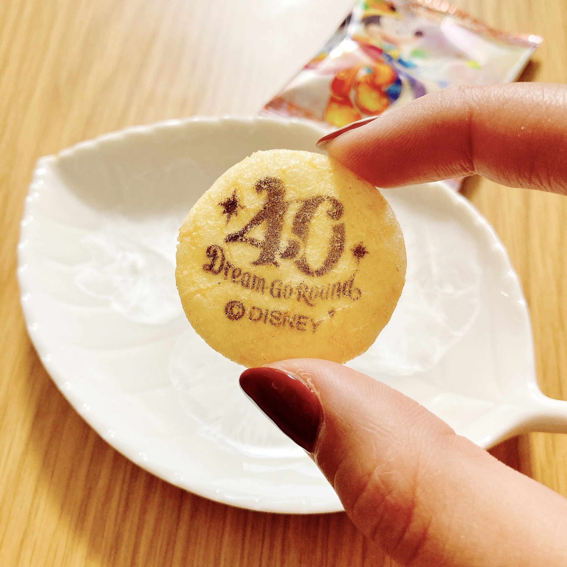 ディズニーランドのおすすめお土産「おせんべい 缶」