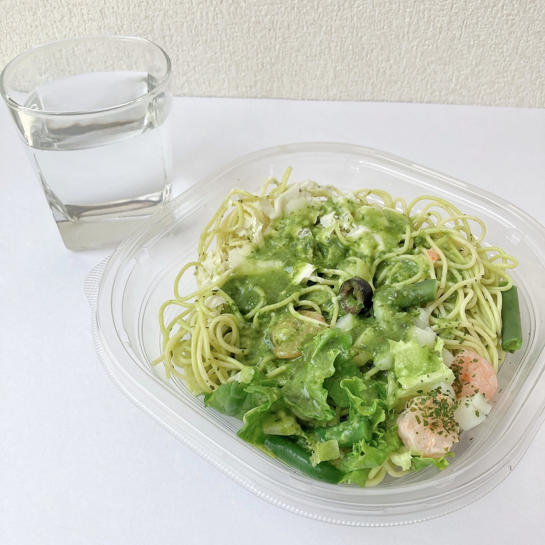 セブン-イレブンのオススメのパスタ「海老の冷製バジルソースパスタ」