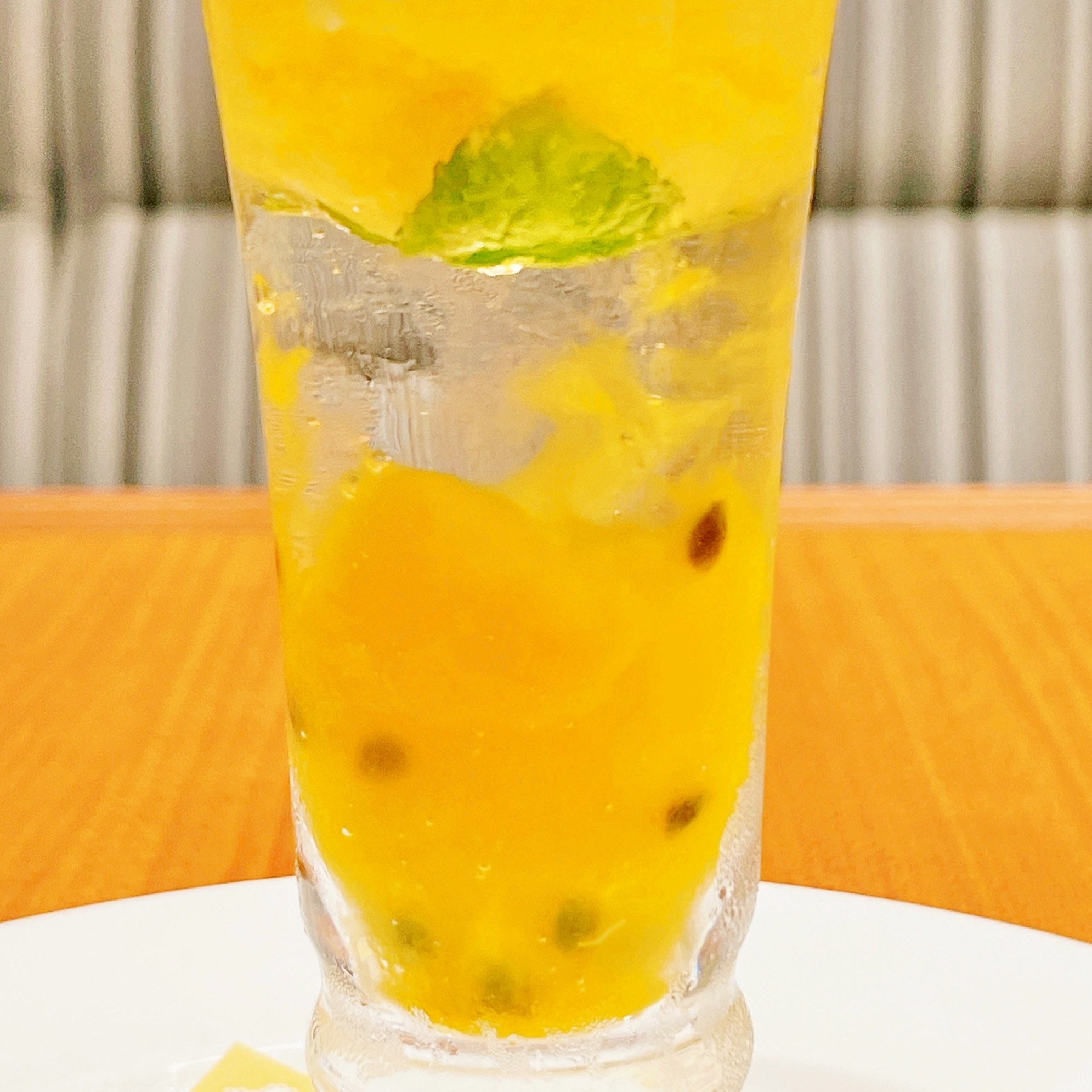 Royal Host（ロイヤルホスト）のおすすめスイーツメニュー「Royal Host's マンゴーパフェ」