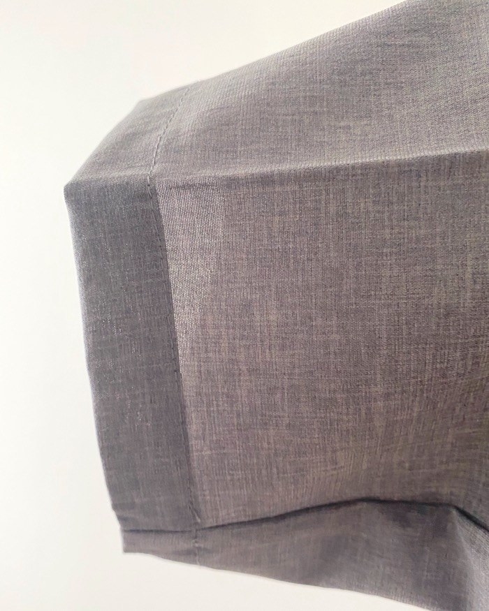 無印良品のおすすめファッションアイテム「風を通すテーパードパンツ」