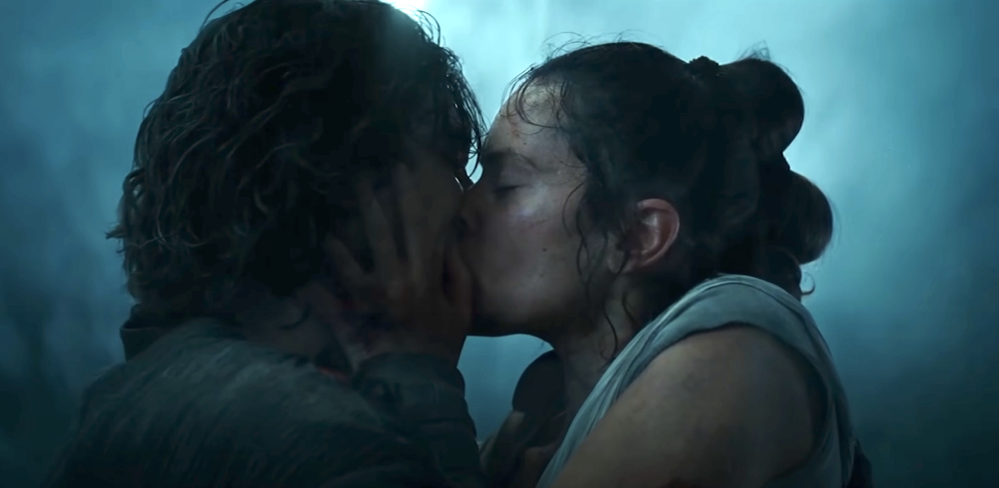 Kylo and Ren kissing