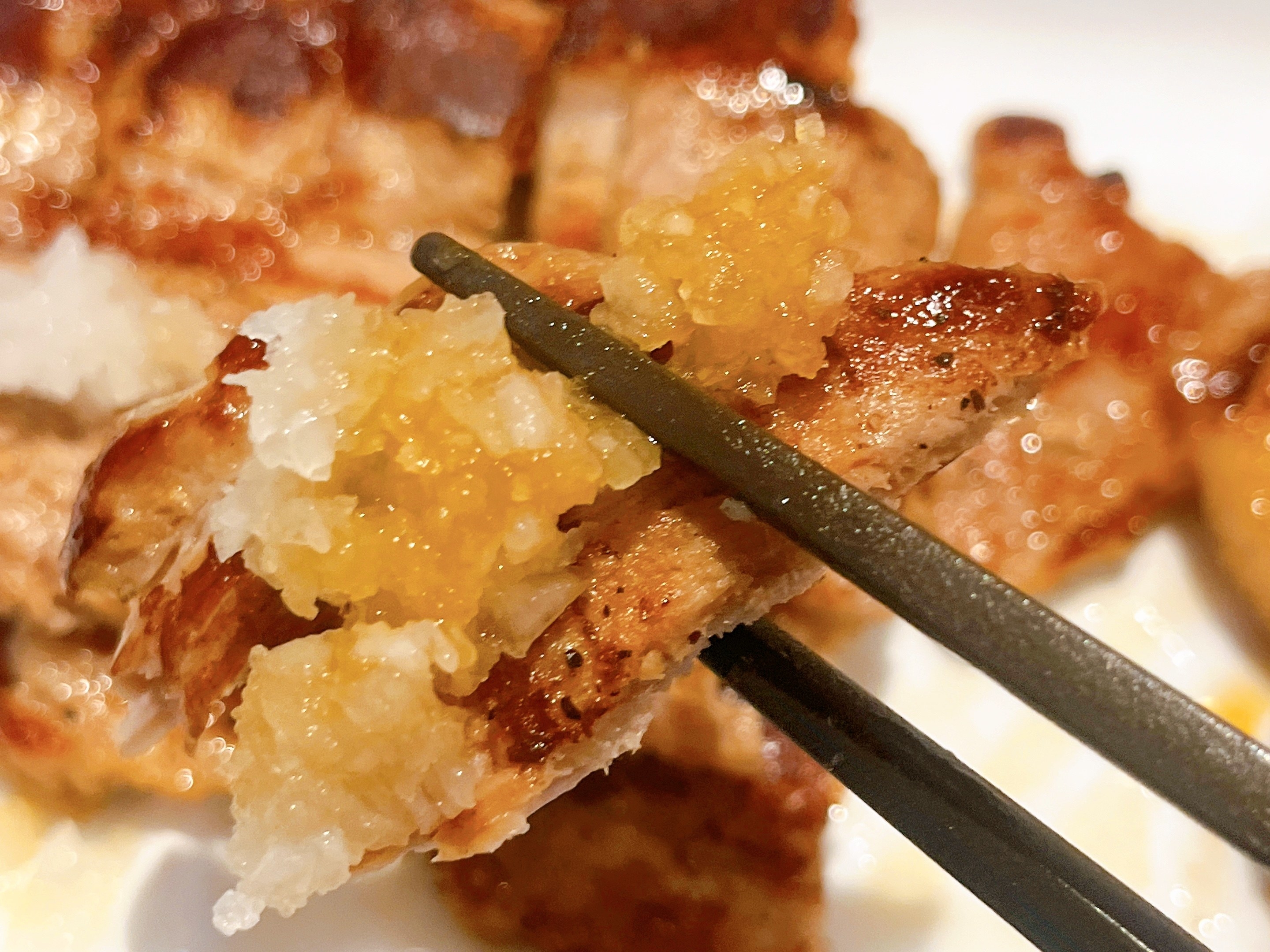 松屋のオススメの定食メニュー「肉厚豚焼肉定食（小鉢付き）」