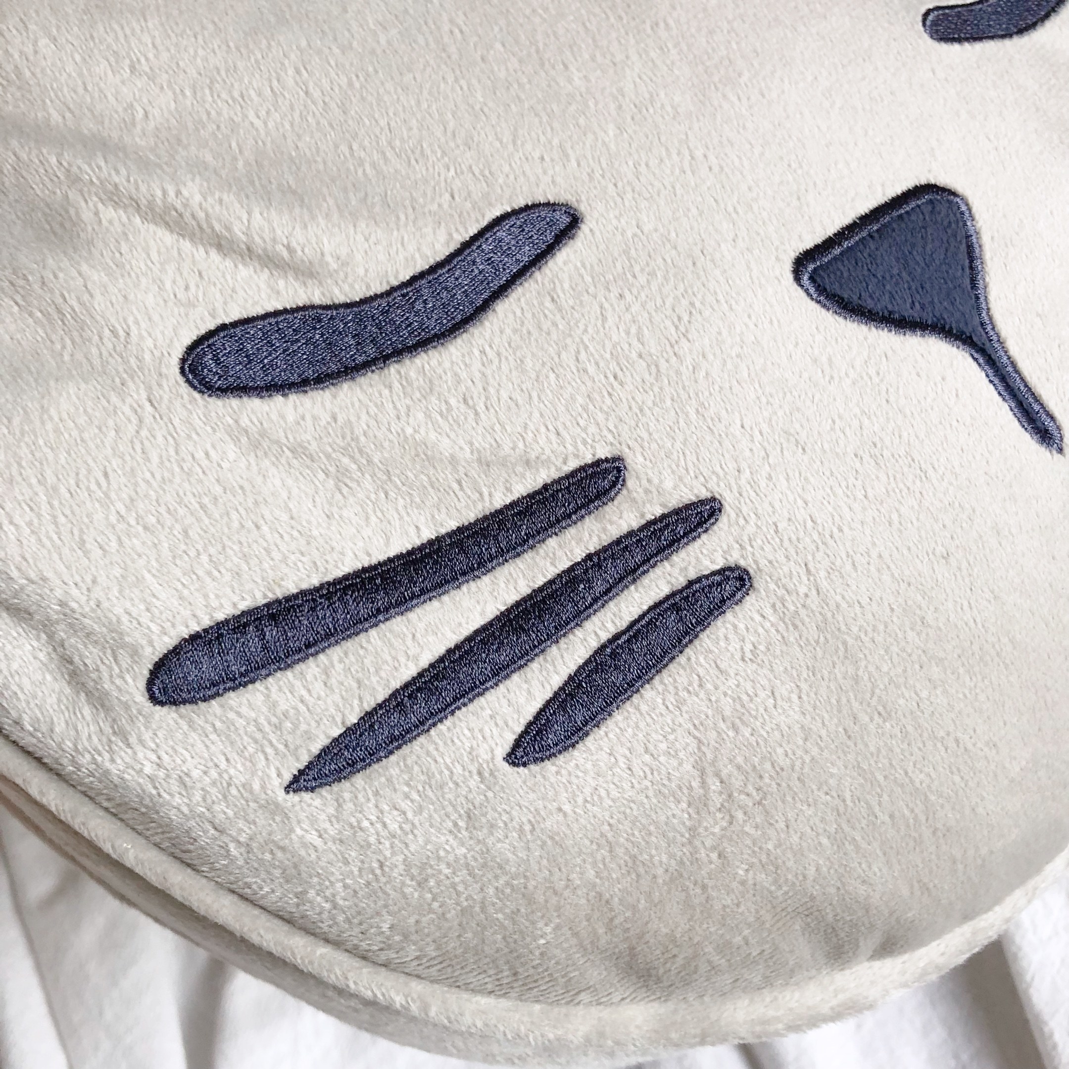 IKEA(イケア)のオススメのインテリア雑貨「BARNDRÖM バーンドローム クッション」