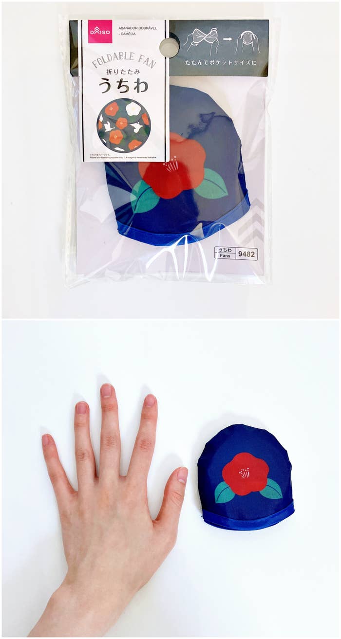 DAISO（ダイソー）のおすすめ雑貨「折りたたみうちわ（椿）」