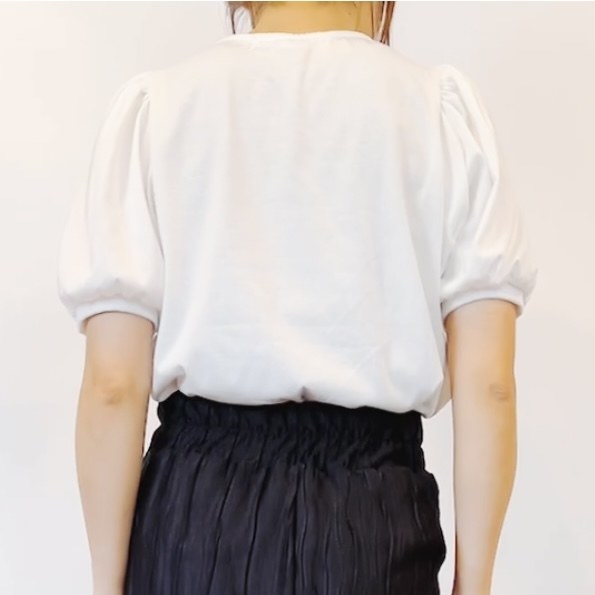 しまむらのおすすめトップス「ボリューム袖プルオーバー」