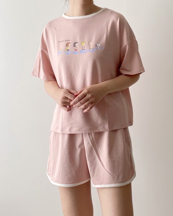 GU（ジーユー）×PEANUTSのコラボアイテム「ラウンジセット」