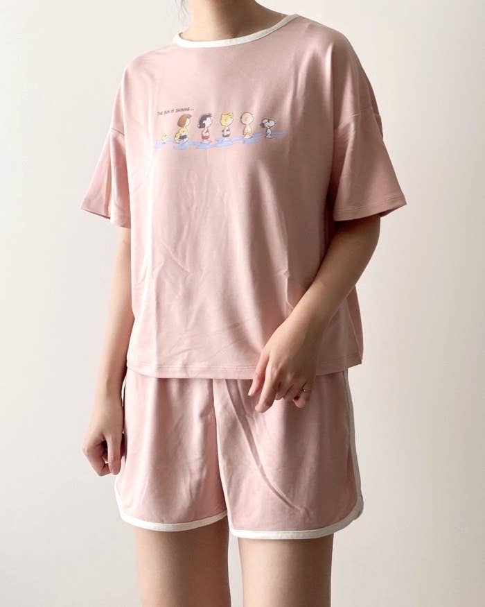 GU（ジーユー）×PEANUTSのコラボアイテム「ラウンジセット」