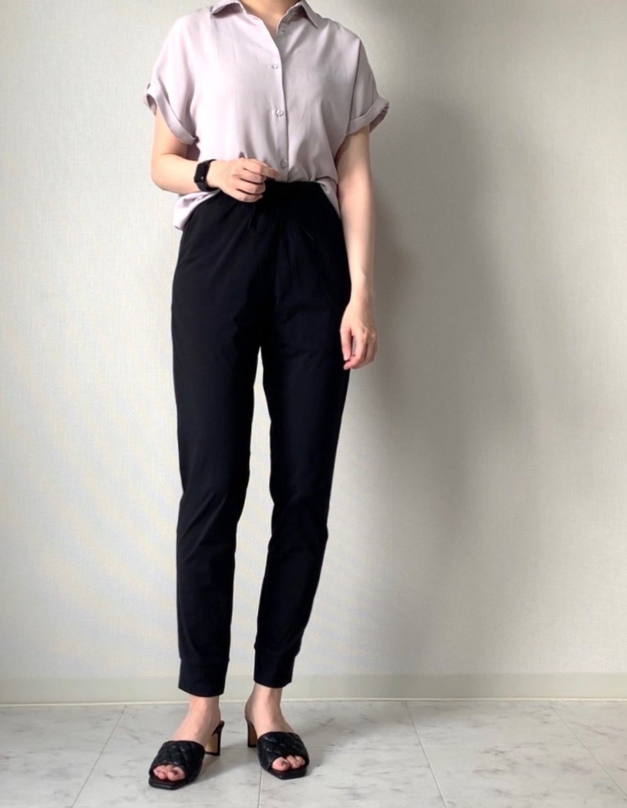 GU（ジーユー）のオススメのパンツ「ドライストレッチジョガーパンツGA」のコーディネート