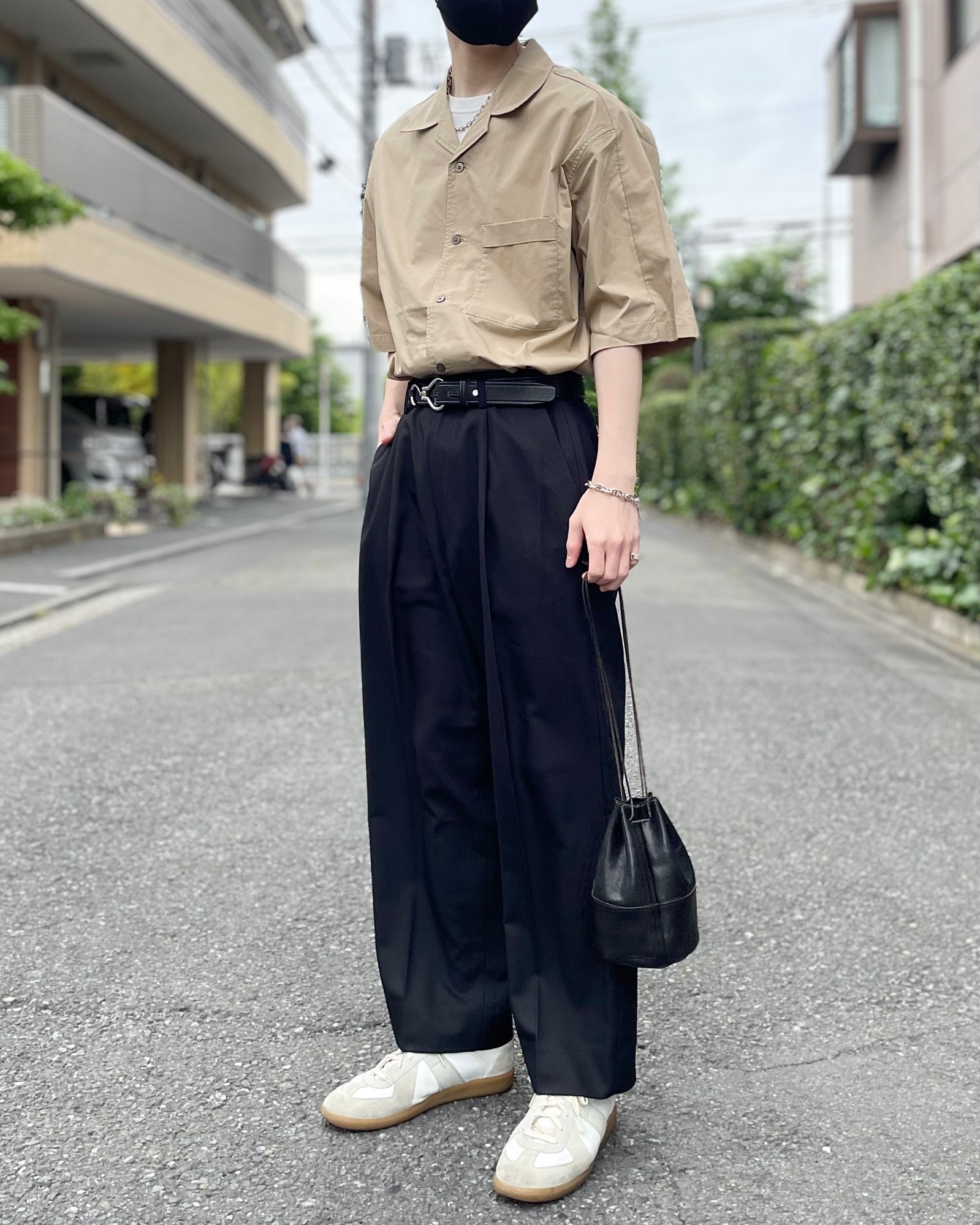 GLOBAL WORK（グローバルワーク）のおすすめのメンズアイテム「エアかるシャツ/半袖」のコーディネート