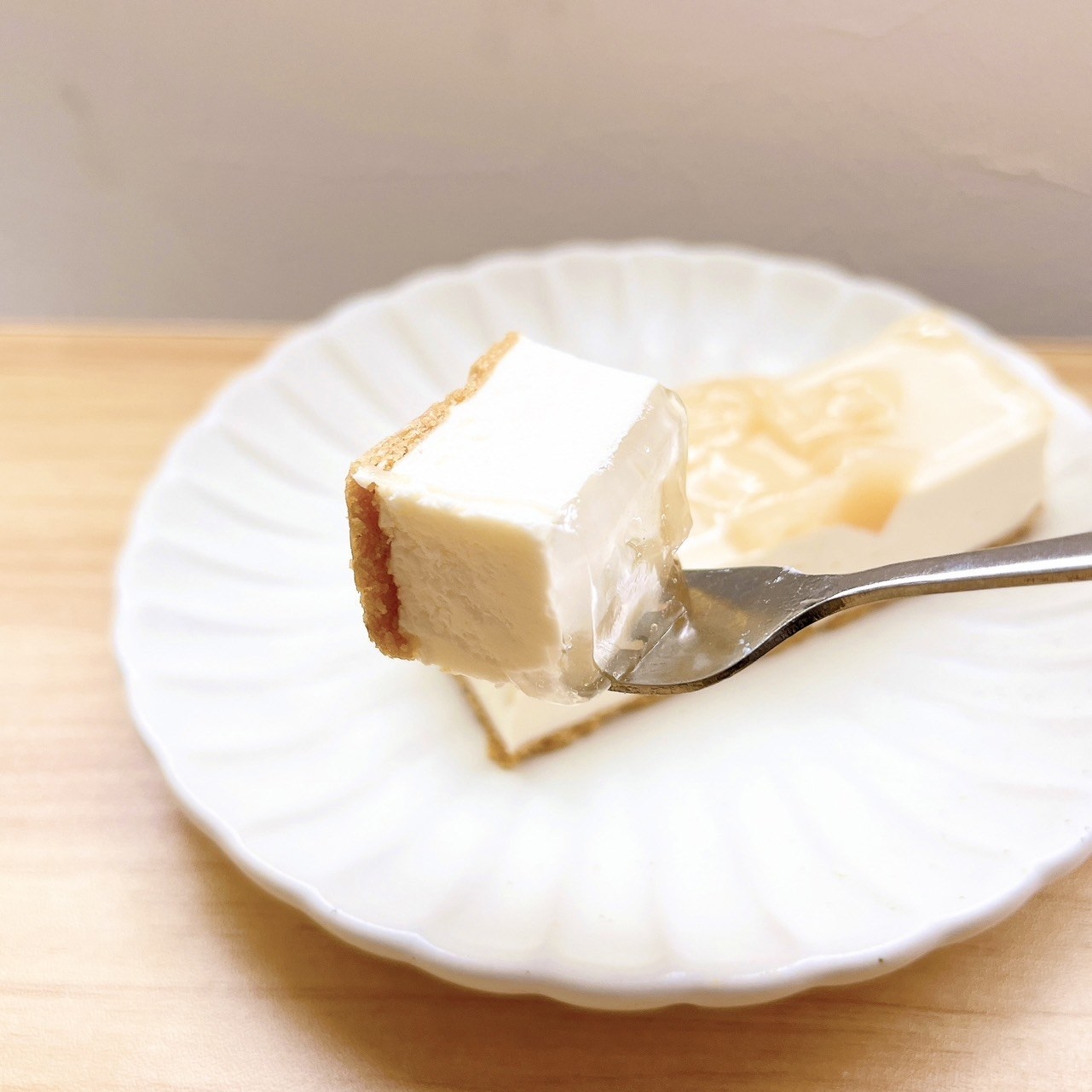 FamilyMart（ファミリーマート）のオススメのスイーツ「凍ったまま食べる白桃のタルト」