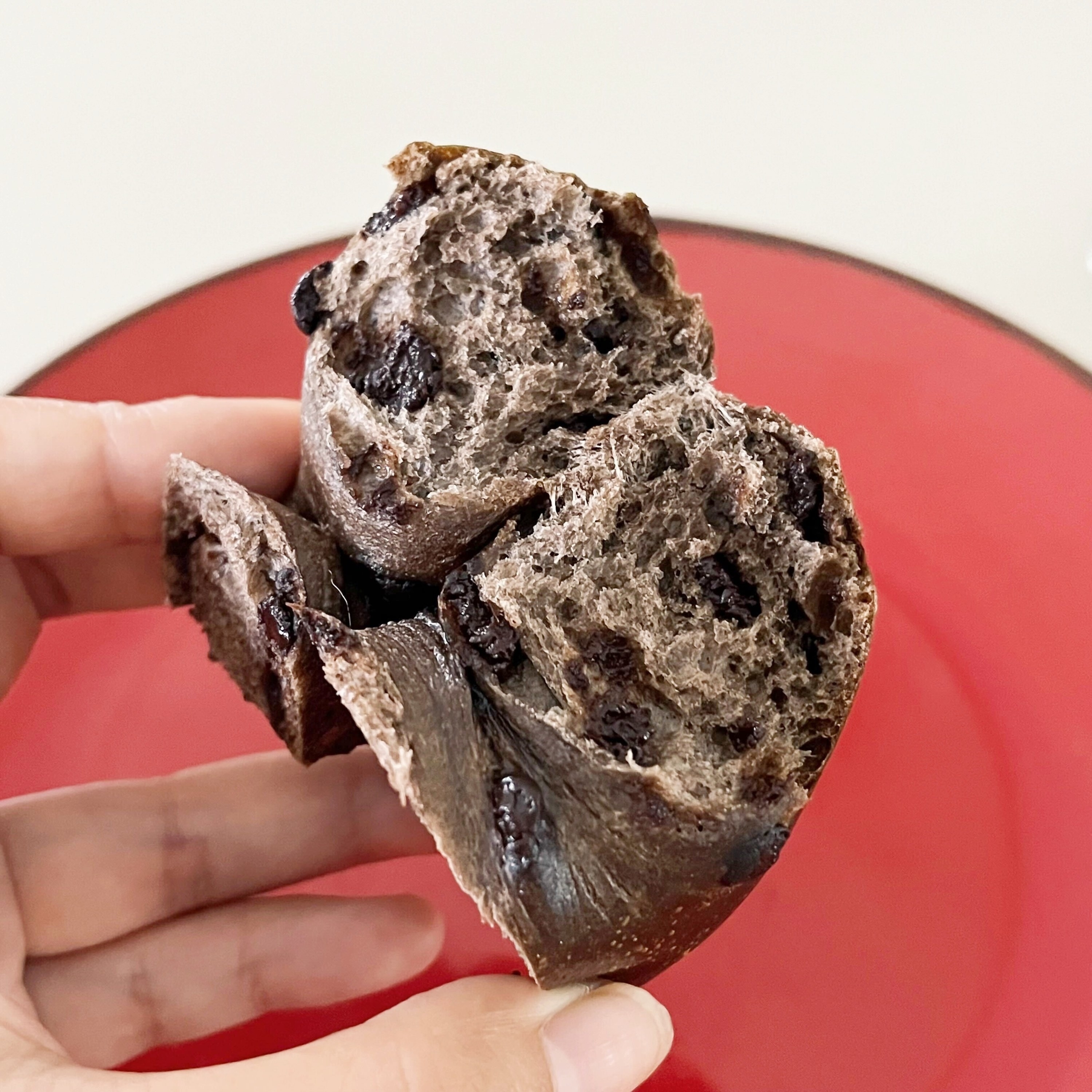 LAWSON（ローソン）のオススメのパン「マチノパン むぎゅっとベーグル 超チョコ」