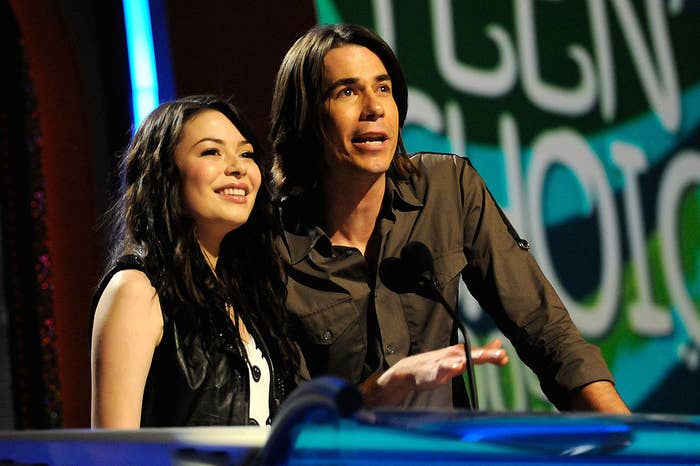 Miranda Cosgrove and Jerry onstage