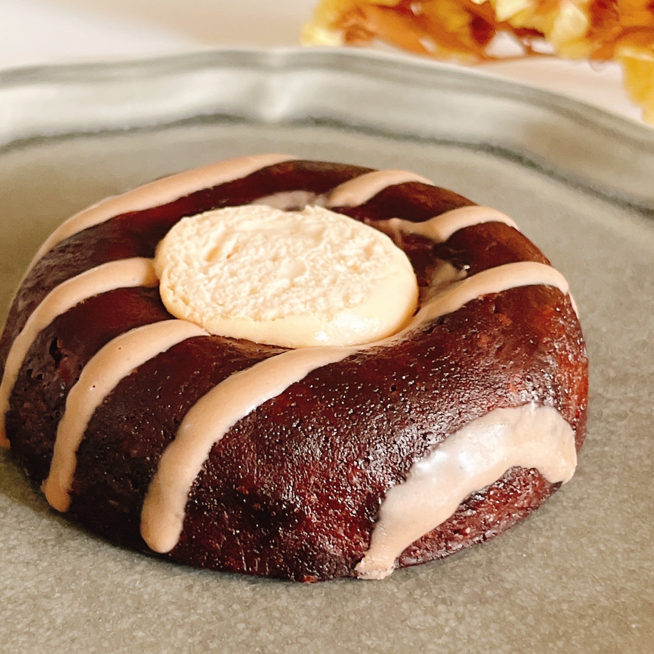 FamilyMart(ファミリーマート)のおすすめ「生カヌレケーキ(紅茶)」