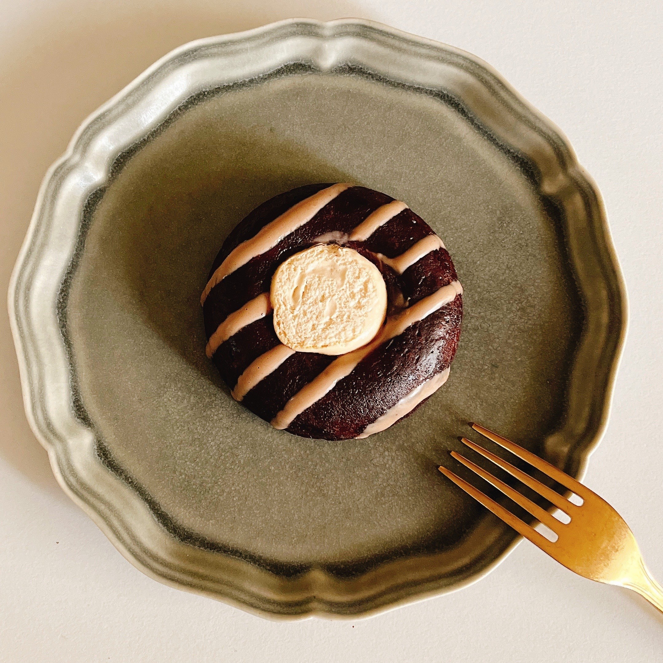 FamilyMart(ファミリーマート)のおすすめ「生カヌレケーキ(紅茶)」