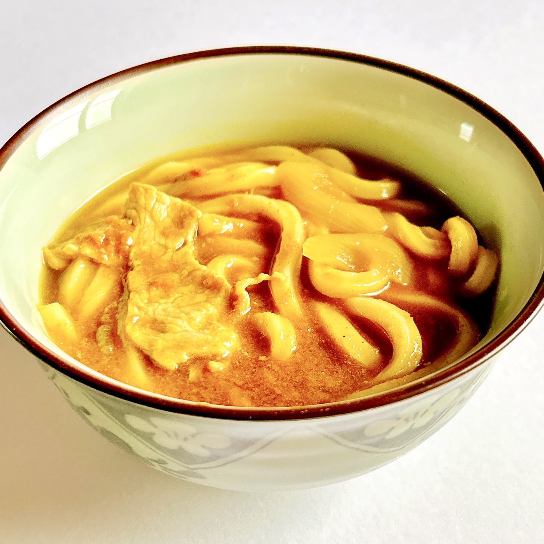 セブン‐イレブンのオススメのの冷凍食品「7プレミアム 豚カレーうどん」