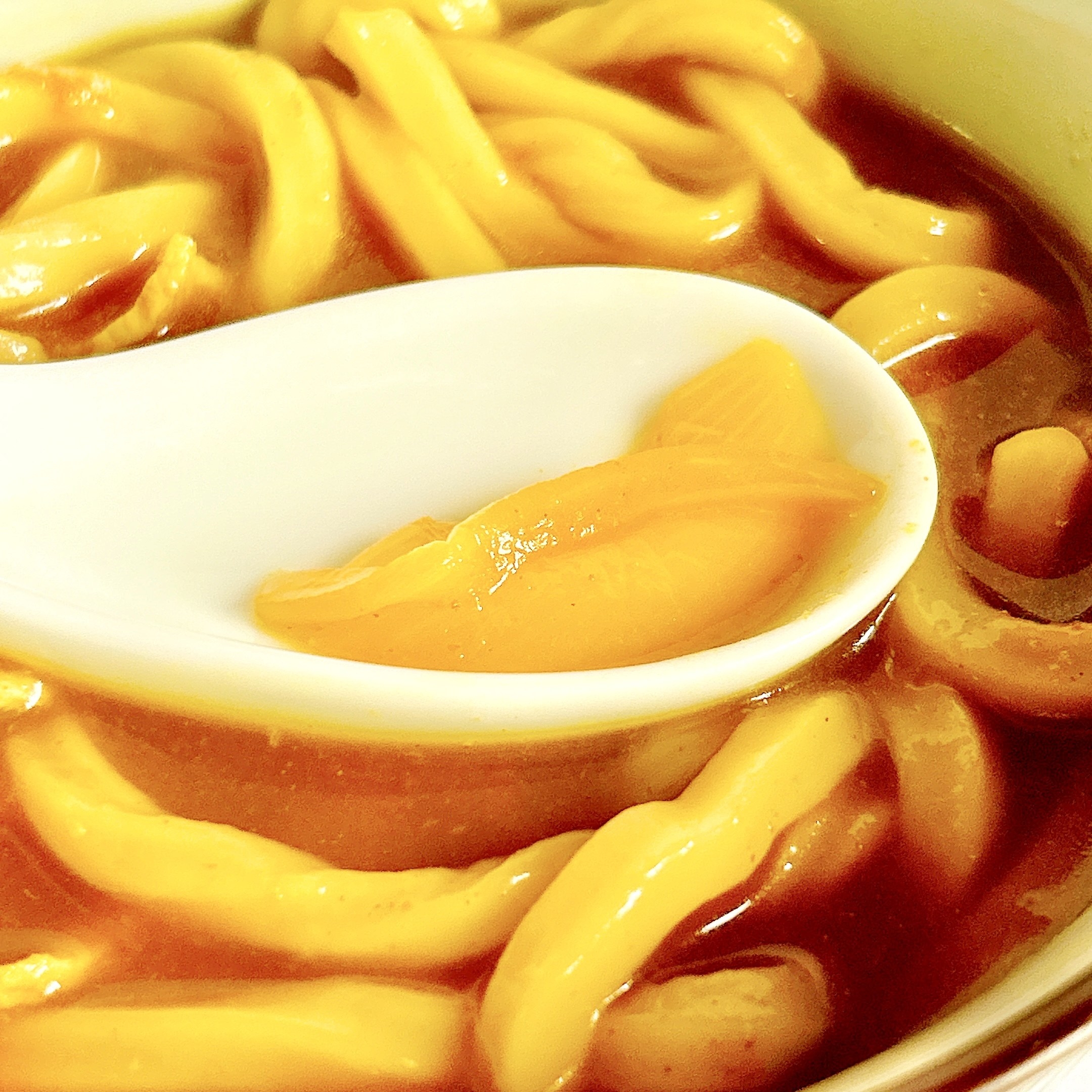 セブン‐イレブンのオススメのの冷凍食品「7プレミアム 豚カレーうどん」