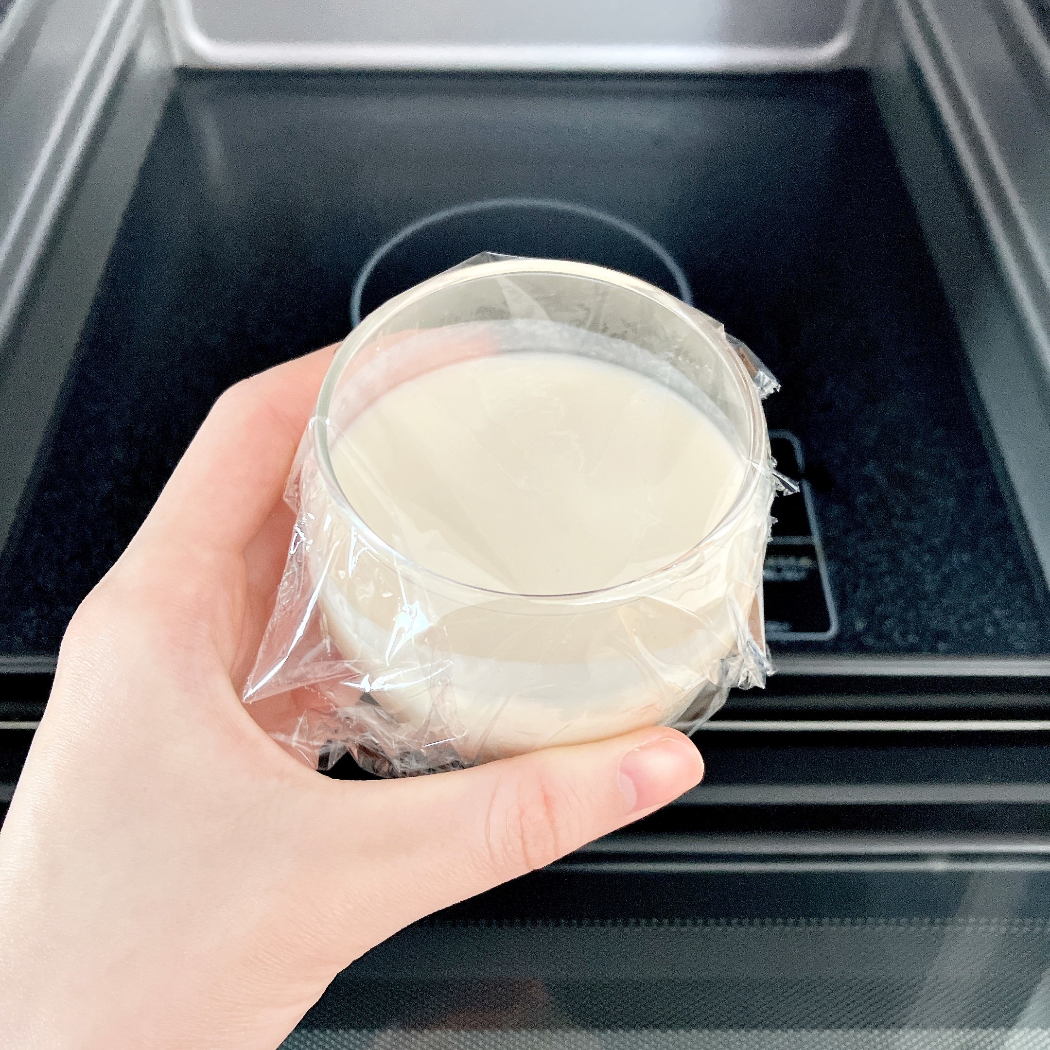 セブン-イレブンのおすすめ冷凍食品「冷たいじゃがいもスープ」