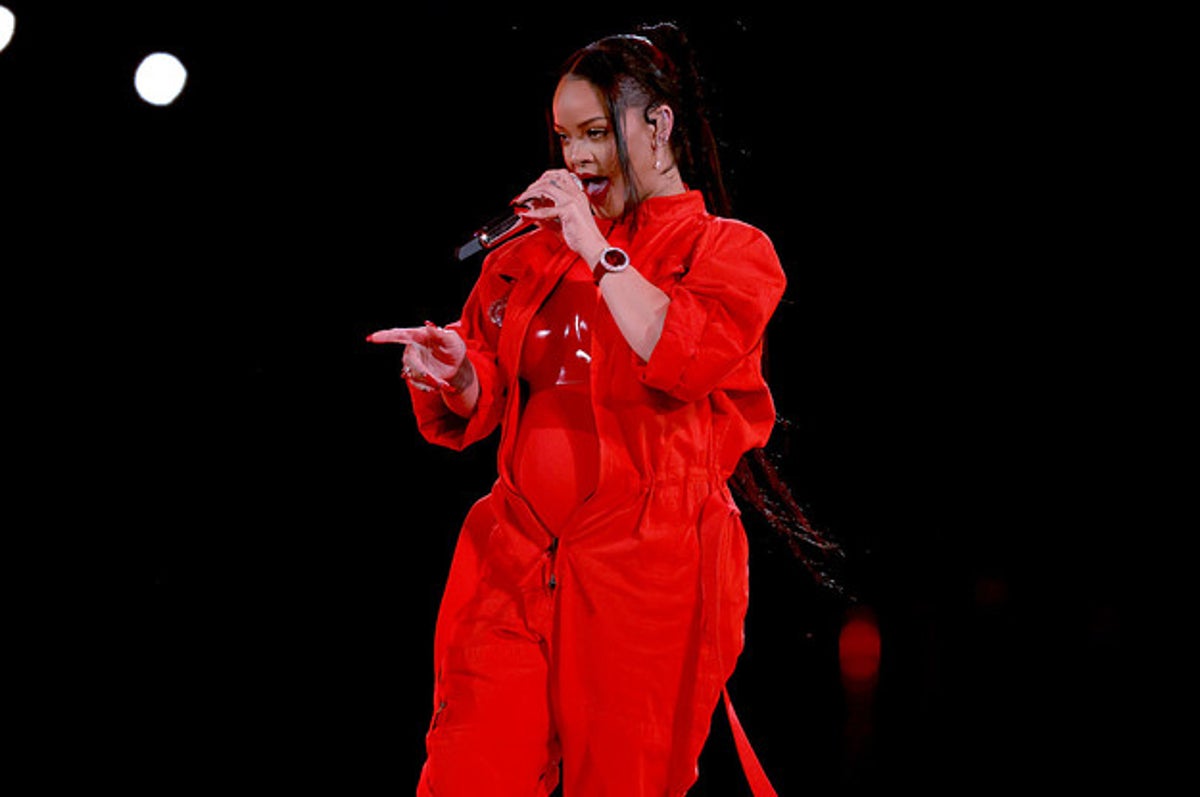 Rihanna's Super Bowl performance is now the most-watched Halftime Show of  all time - RETROPOP