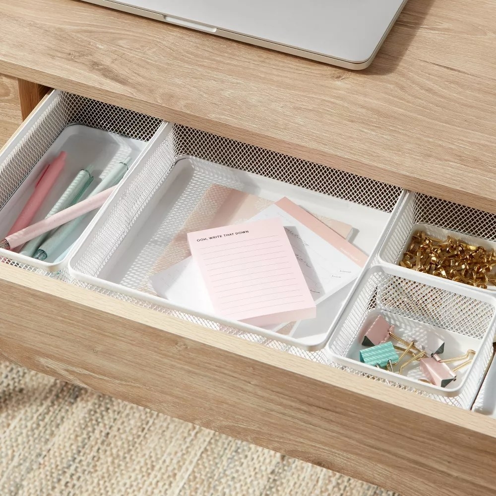 The desk organizer set used to organizer a desk drawer