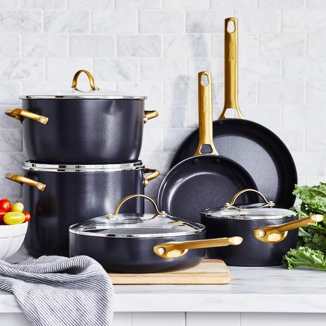 Image of the black cookware set