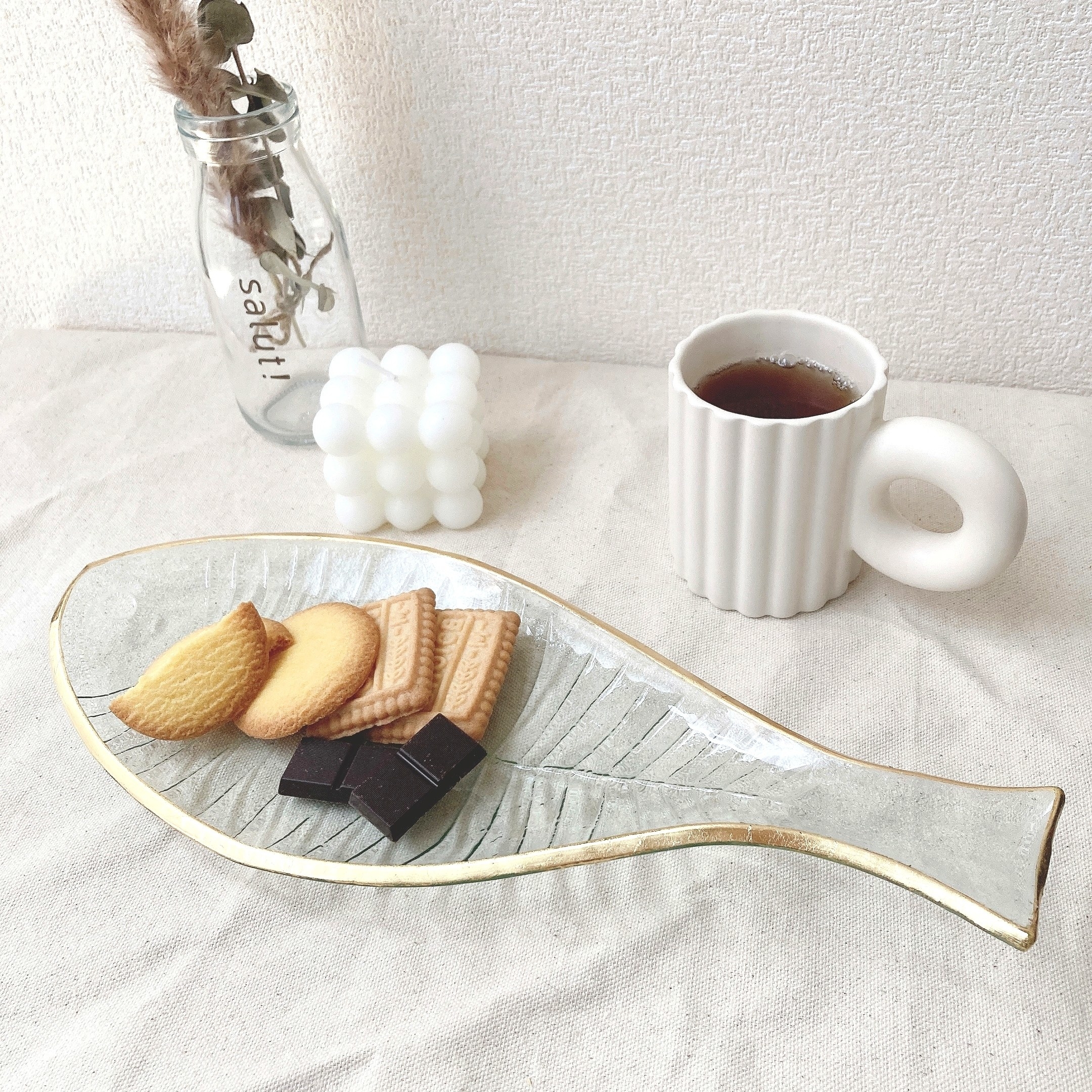 salut!（サリュ）のオススメの食器「ゴールドリムガラスフィッシュプレート」
