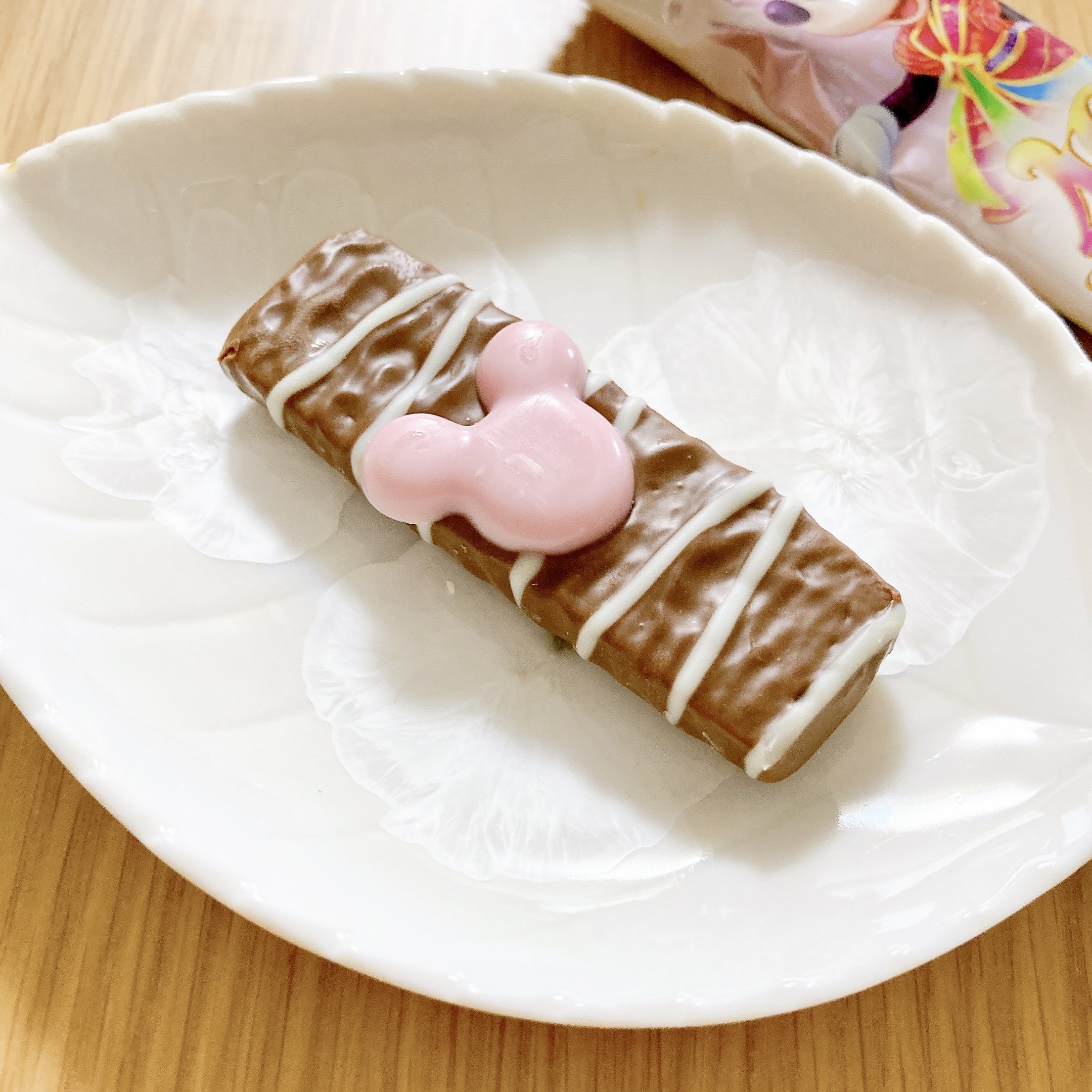 ディズニーランドのおすすめお土産「チョコレートカバード・クッキー 缶」
