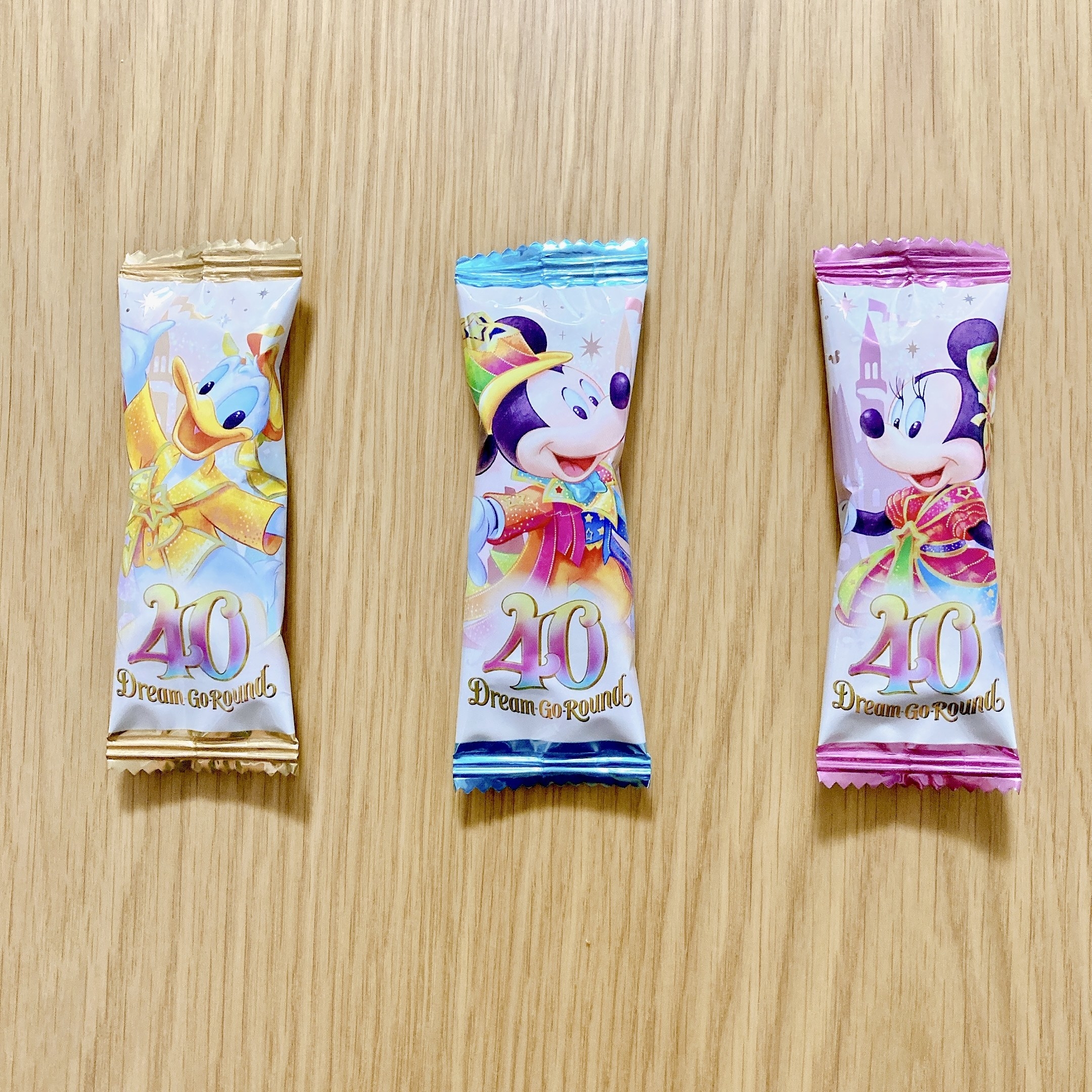 ディズニーランドのおすすめお土産「チョコレートカバード・クッキー 缶」