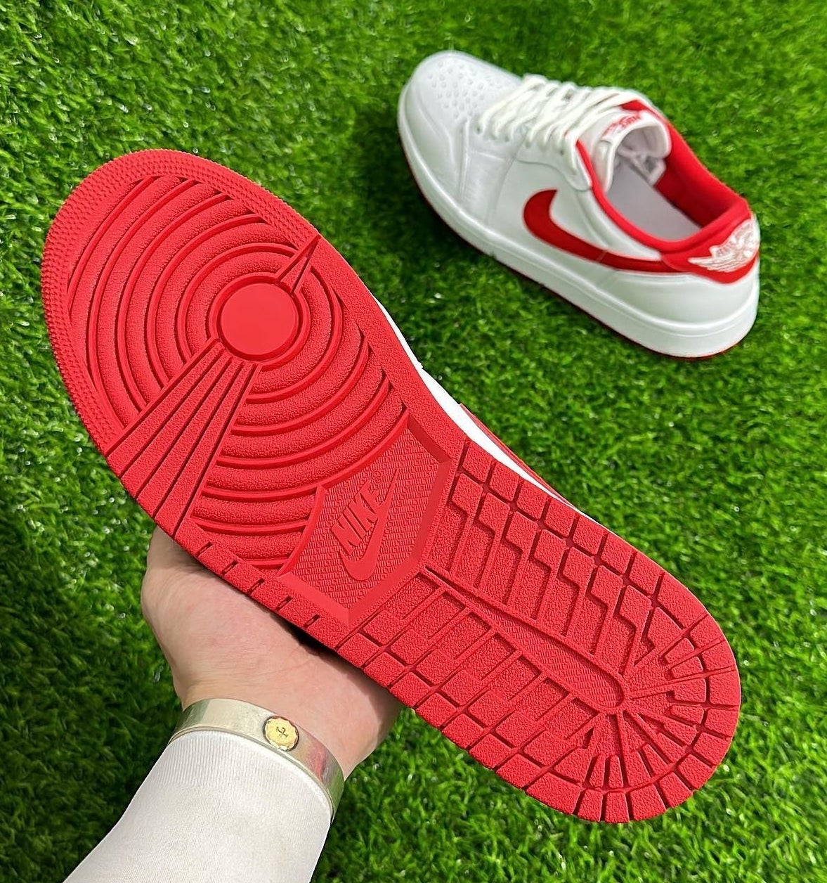 j1 low university red