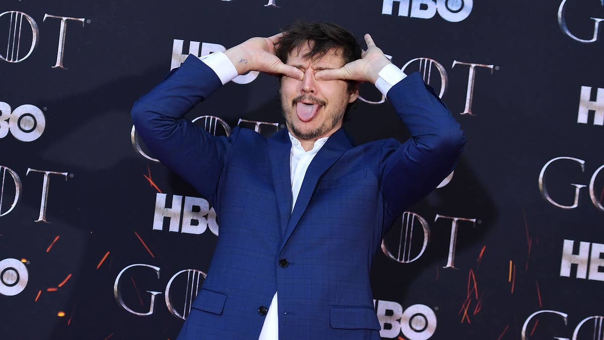 Pedro Pascal shared on The Hollywood Reporter 's Drama Actors Roundtable that he once got an eye infection from taking photos with fans who wanted to recreate his most memorable Game of Thrones scene.