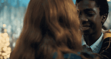 teens slow dancing