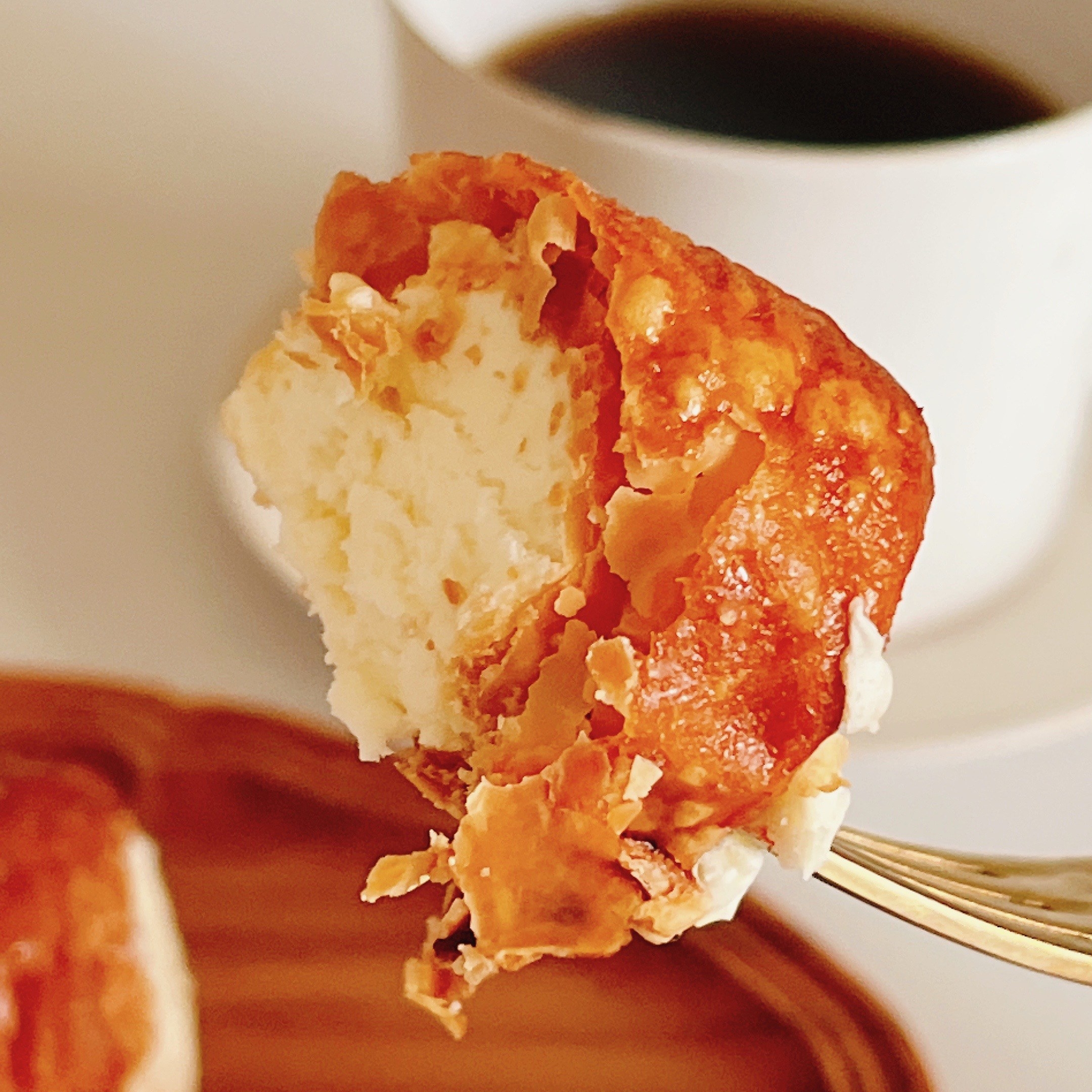 FamilyMart(ファミリーマート)のおすすめ「凍ったまま食べる パイコロネ」