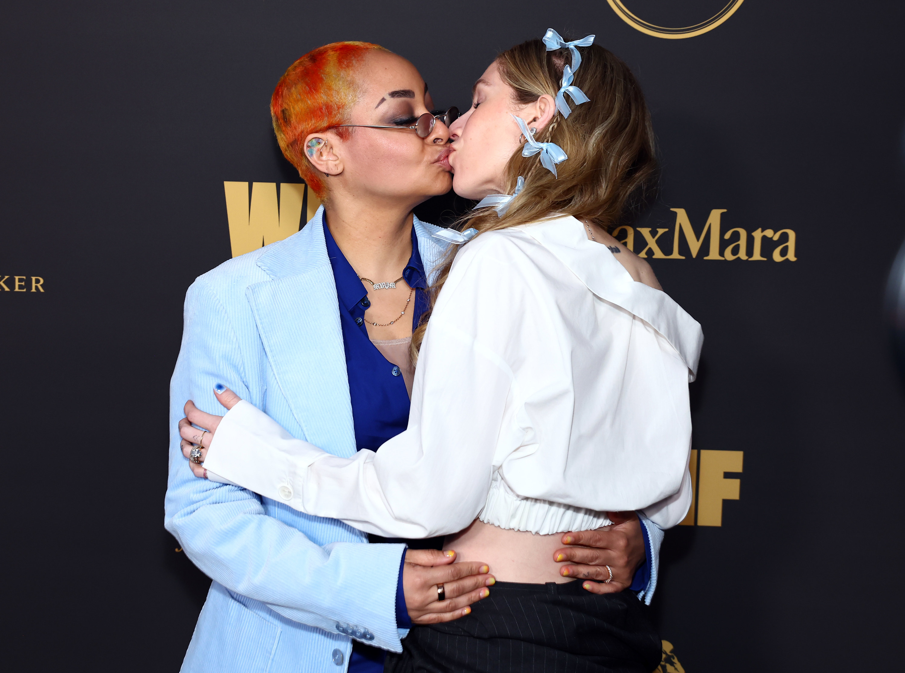 Raven-Symoné kissing her wife, Miranda Pearman-Maday
