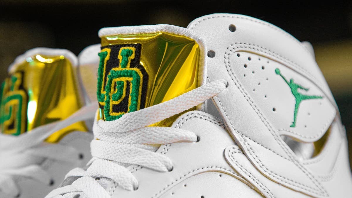 The Unviersity of Oregon Ducks women's basketball team has a new Air Jordan 7 PE to wear during the March Madness tournament. See the sneakers in detail here.