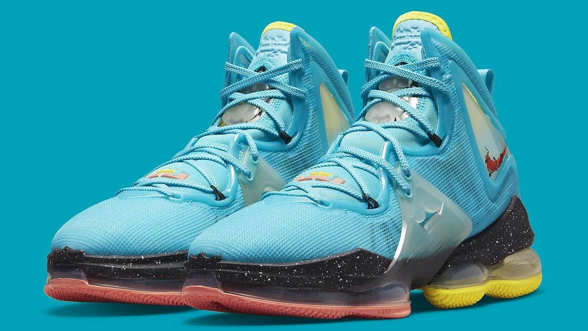 Possible 'Christmas' Nike LeBron 19 bears vibrant tones, light-adorned Swooshes, and a snow-speckled midsole. Click for a closer look and release info.